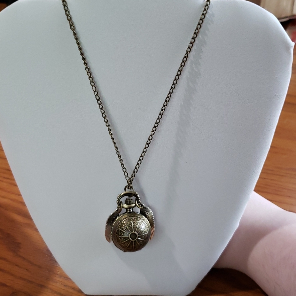 Harry Potter Golden Snitch Necklace Clock